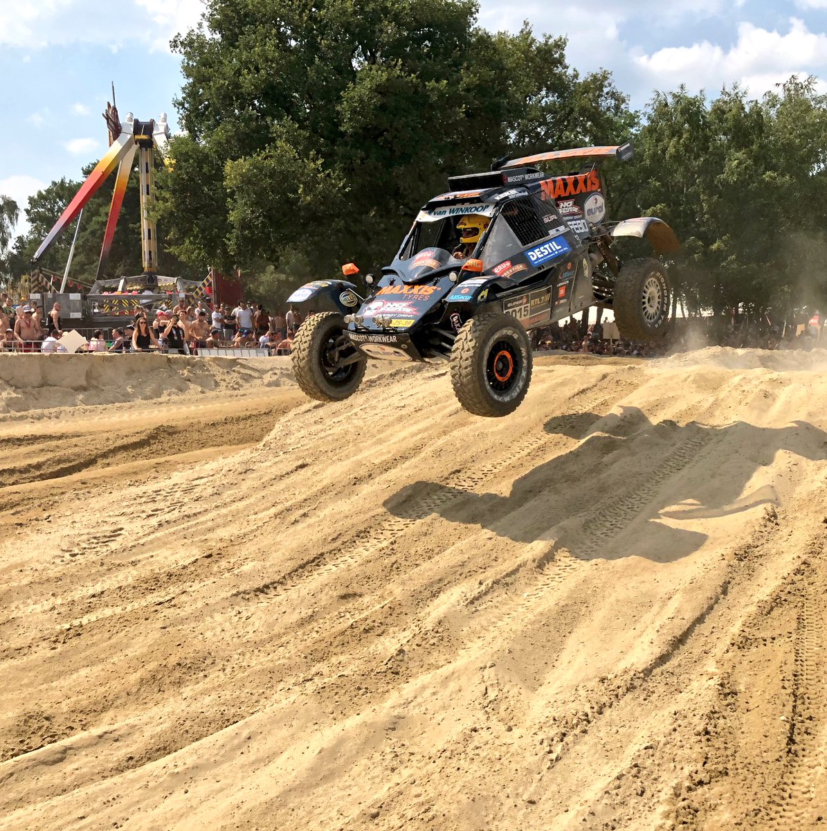 TimCoronel's tweet photo. Demo time #dominator festival 🎉🎉 https://t.co/oUuDvrI6Om