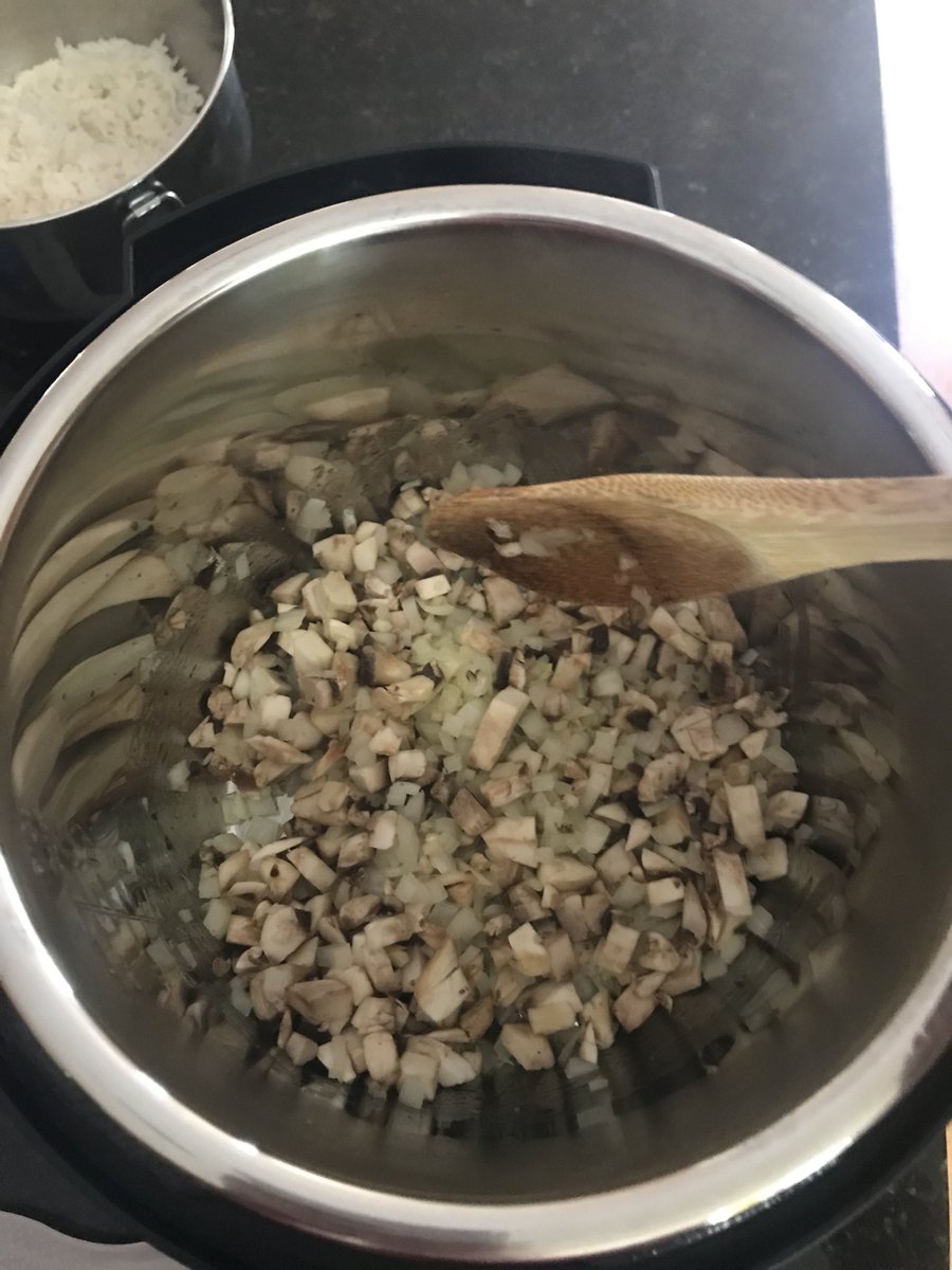 encompos's tweet image. Stuffed peppers made in the Cosori pressure cooker - so good!  Cooked the rice, then sautéed the veggies and got the final product all in one pot.  Loving it! #icookcosori