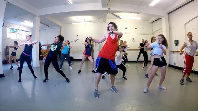 brendonhansford's tweet photo. My choreography from my beginner commercial class today to #colors by @jasonderulo
.
Class is every Saturday 2-3pm at @pineappledancestudios
.
.
.
.
.
#colorsdance #jasonderulodance #jasonderulo #dancevideos #dance #dancing #dancers #beginnerdanceclass #… https://t.co/yReFyqVjW7 https://t.co/rI9dkxshxp
