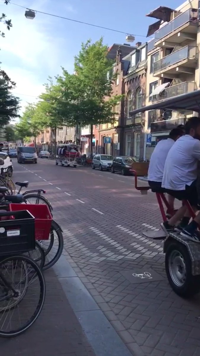 Spaarndammerbuurt. Amsterdammer ziet 5 ellendige #bierfietsen in 5 minuten voorbij komen. 
👉🏼Wat mij betreft gaan ze definitief Amsterdam uit.
Ook overlast van #bierfiets? Wel even melden! Alleen met voldoende klachten kunnen ze verboden worden  amsterdam.nl/veelgevraagd/?…