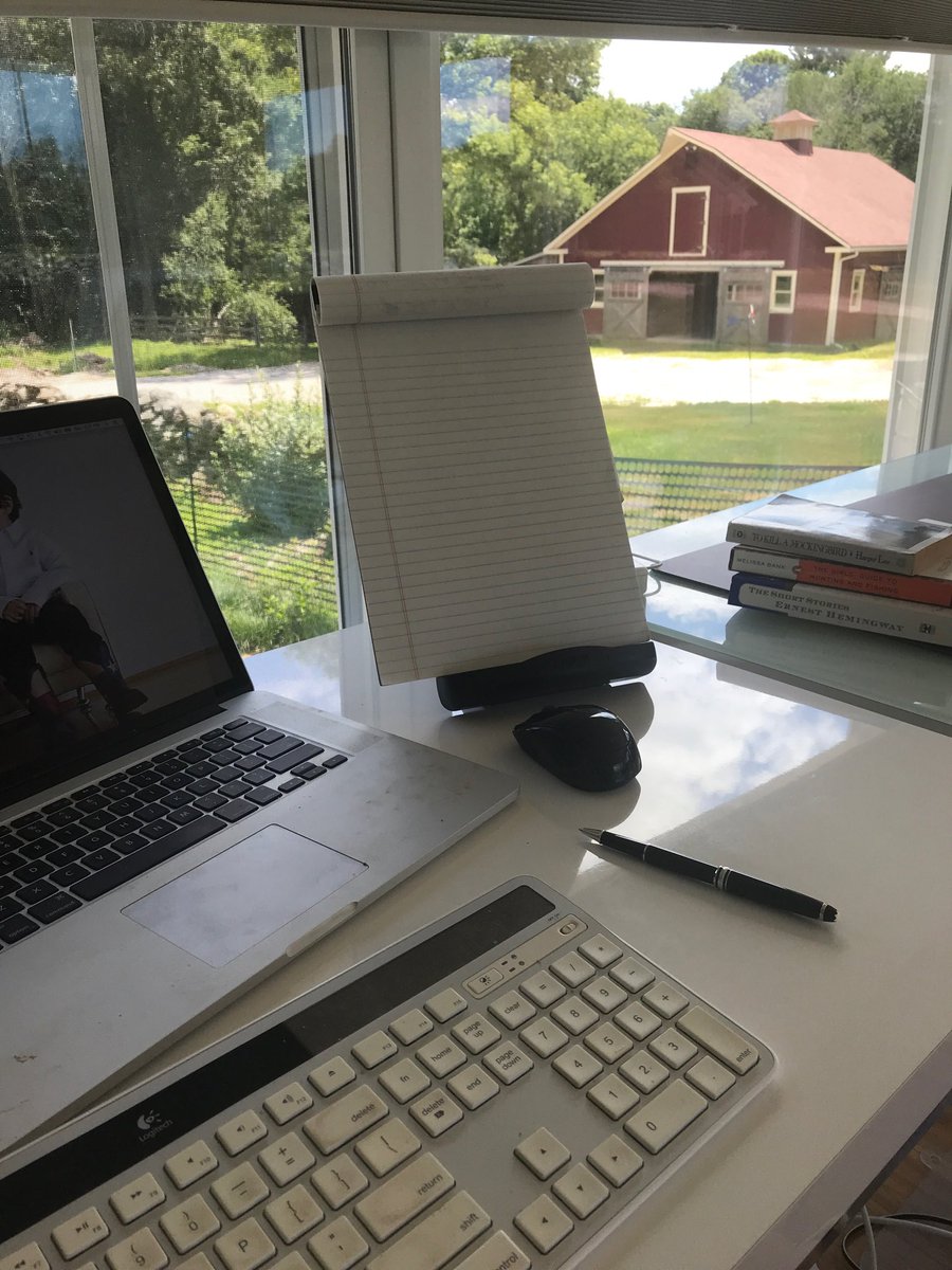 My perfect writing spot 💚
Where is yours? 
#amwriting #writer