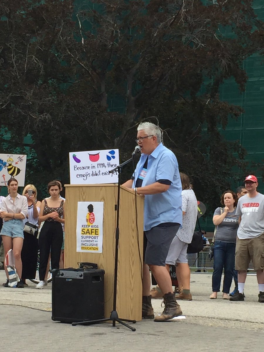 cancivlib's tweet image. @lalalalachica “educators stand in solidarity to teach consent circa 2015.” #SmartSexED #MarchForOurEducation