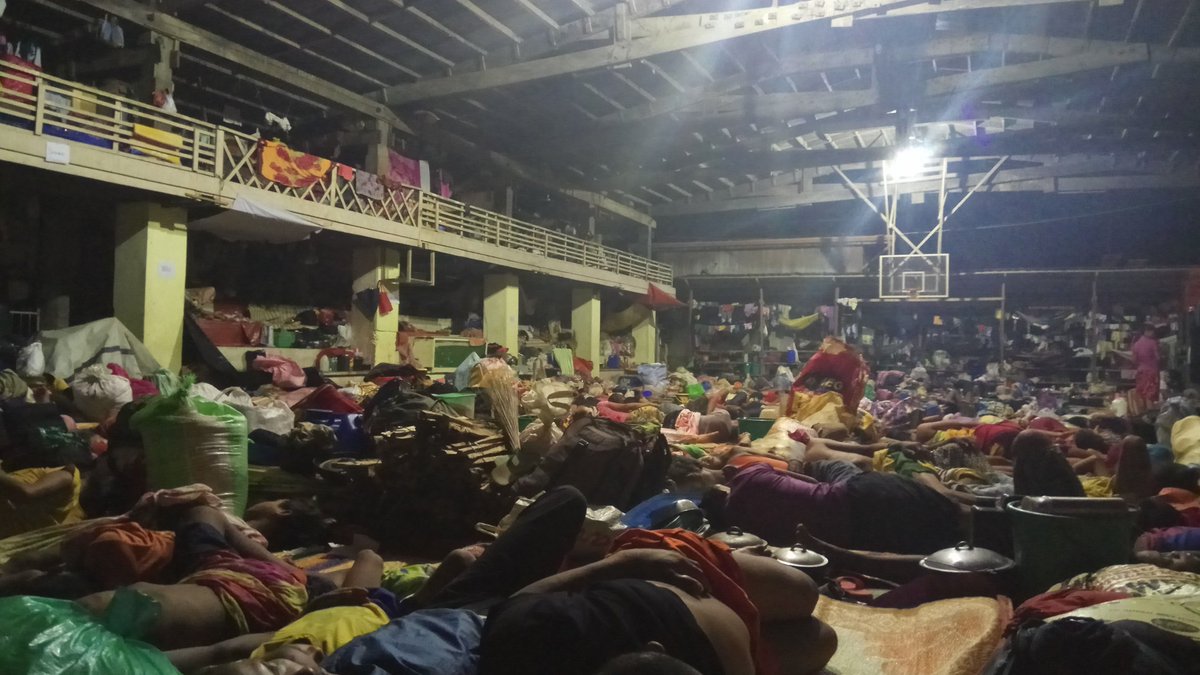 Ika-6 na araw sa bakwit. Dumarami at lumalala ang pagyurak sa karapatang pantao. 

Sira na rin body clock ko. 
#AFPOutOfLumadLands #LayasMilitar