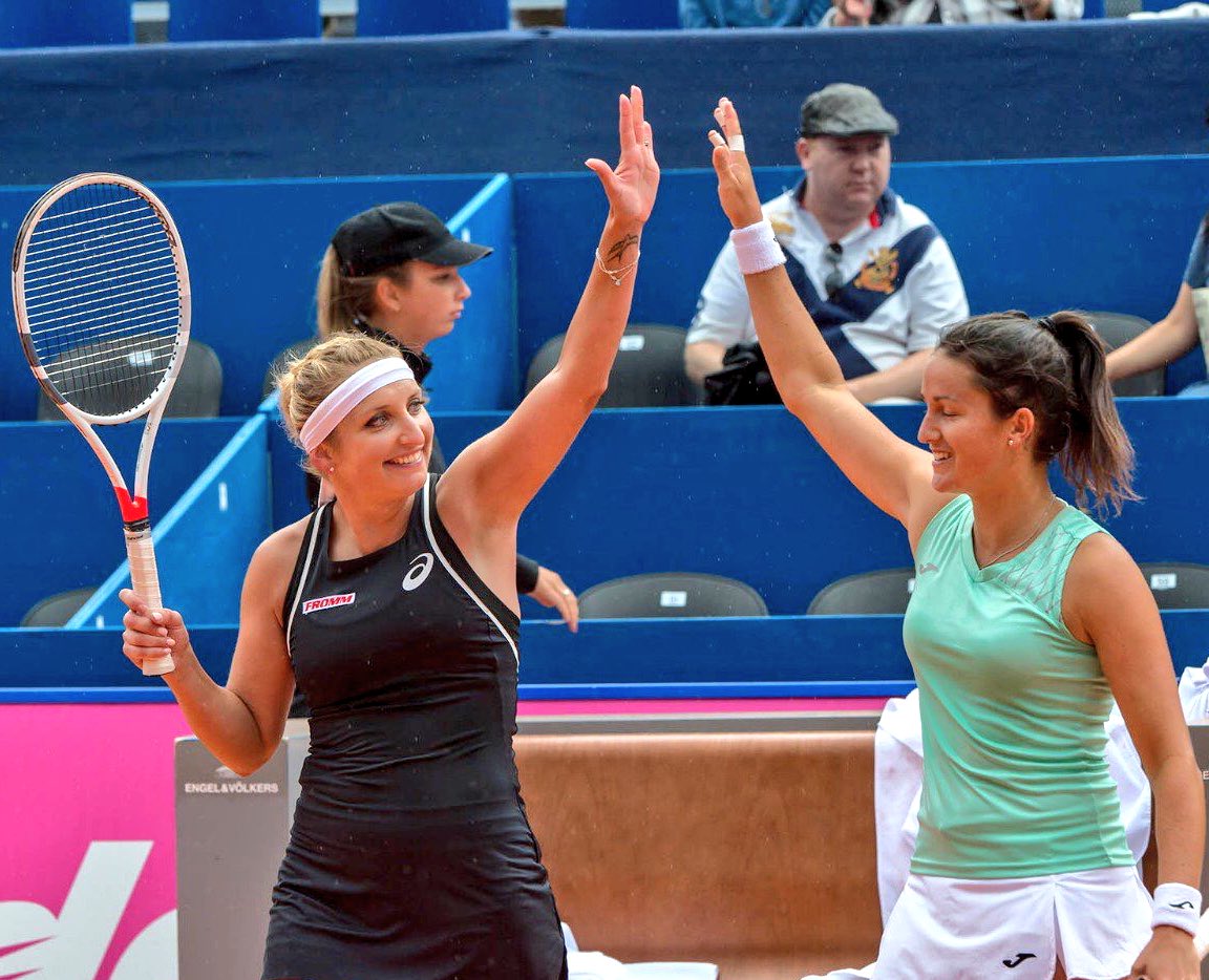 TimeaOfficial's tweet photo. High five ๐๐ป to the final, with a great person and a super cool friendship ! @laraarrua ! Vamos partner ๐ค! @WTA_Gstaad @WTA @ASICSTennis @babolat @swiss_tennis @spaintenis https://t.co/aaKUGztd6k