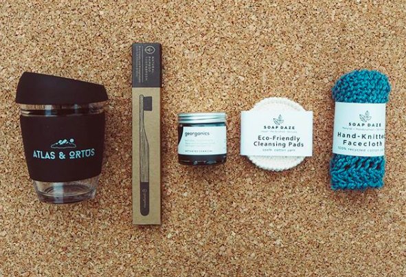 Have you entered the #plasticfreejuly giveaway yet? 

You haven't? What are you waiting for?! Head over to <a href="/WEARTHLondon/">WEARTH London</a>'s instagram page (instagram.com/wearthlondon/) - and follow the instructions to enter, and you'll be on your way to #plasticfree &amp; #zerowaste in no time.

🙌🏽♻️