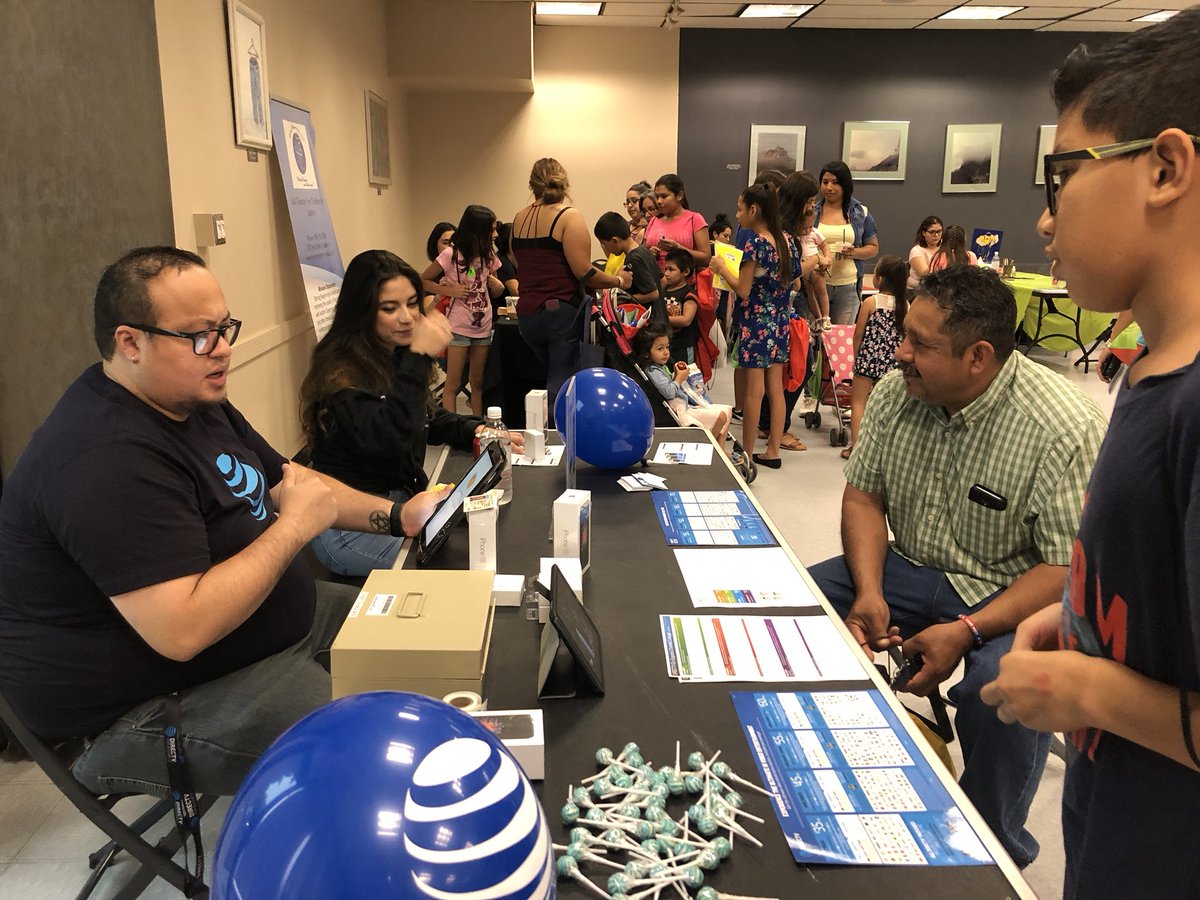 Yuma back to school event at the Yuma civic center #WestRegionSCRAPPY @SouthwestWins <a href="/att_sdhoc/">AT&T SD South H.O.C.</a> #ATTEmployee