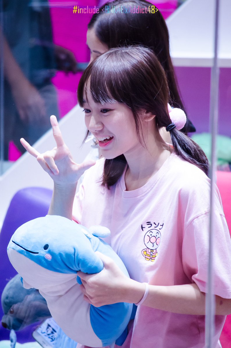 BNK48Addict's tweet photo. แลบลิ้นด้วยอะ ตายเลยช็อทนี้ อ่อกก 🤟

Maira BNK48
#MairaBNK48 #BNK48 #DigitalLiveStudio.19.7.18 https://t.co/MUPCl9GMPy