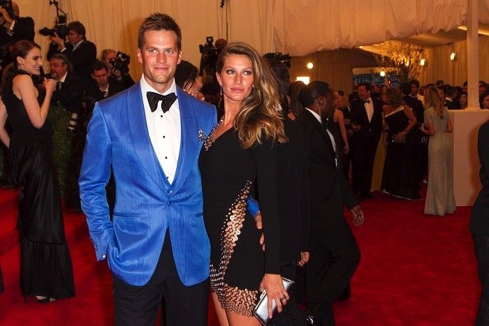 Tom Brady wishes wife Gisele Bundchen happy birthday with sexy PDA photos  