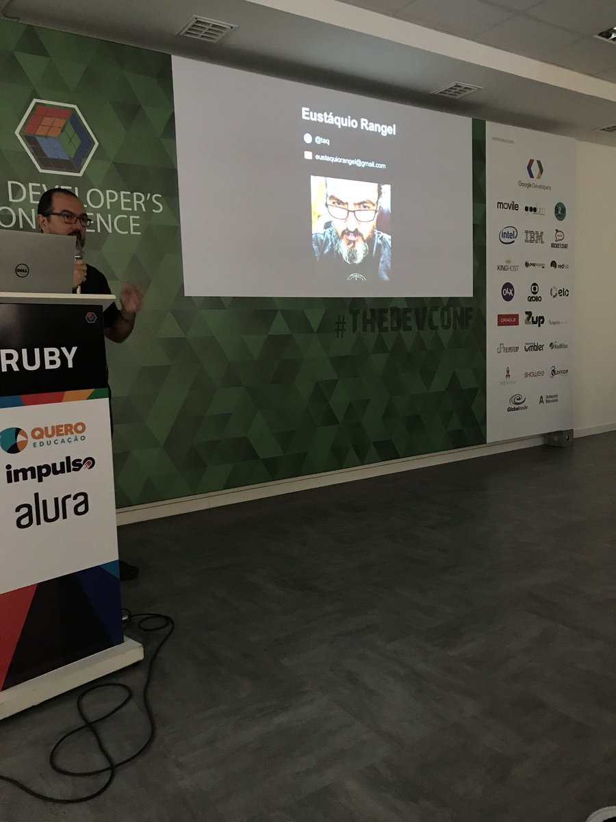 patyziita_'s tweet image. Voltando do almoço com tudo, @taq vai falar sobre Clean Code aqui no #tdcruby2018 #TheDevConf