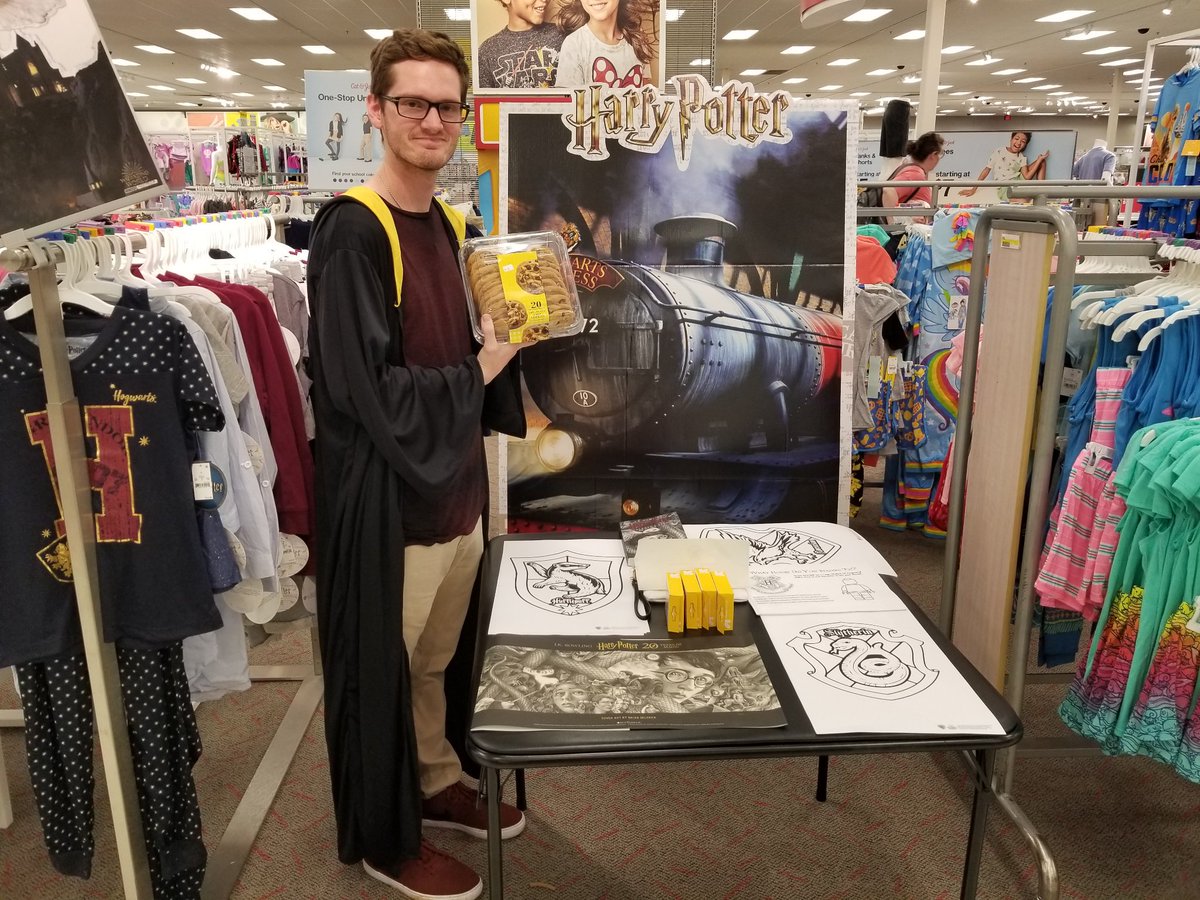 robertg1509's tweet photo. Hogwarts came to Target South County! @leachmanjohn @jamaal_edwards @Andrew050887 #SamplingIsTheSpellToSell #BiscuitsBuildBaskets #ChocolateCombatsSadness #10PointsForTarget https://t.co/9bk5PWWWCj