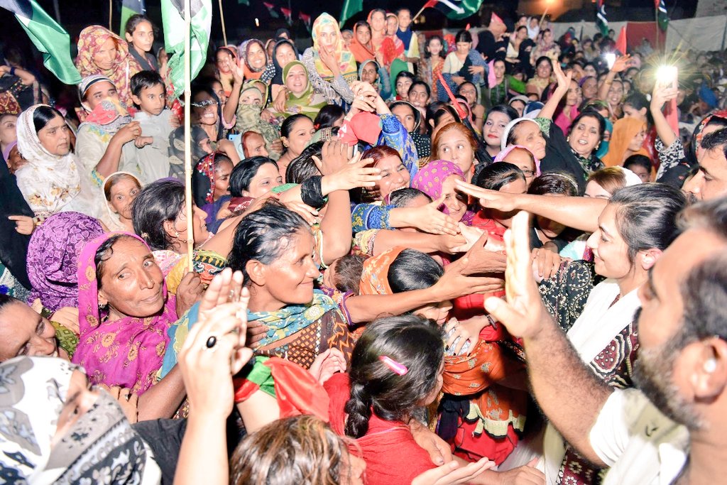 MeerMurtazaLg's tweet image. BiBi @AseefaBZ addressing public meeting during Election Campaign at Ratodero, NA-200 where Chairman @BBhuttoZardari is contesting. #PS11 #PS10
#TeerChalega
@BakhtawarBZ