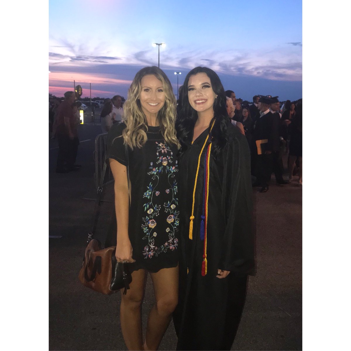 You know you’re getting old when your BABY SISTER is turning 18. 😭
Happiest of birthdays to my favorite little butter bean! ❣️🎂