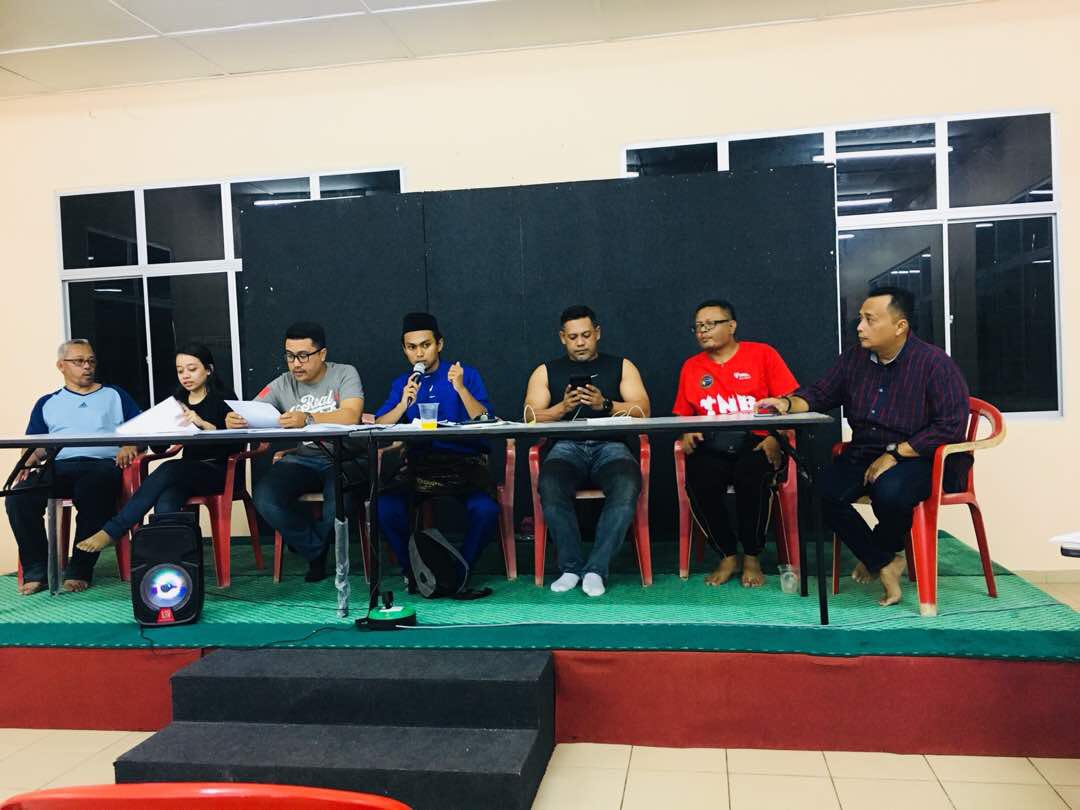 khushairiaizad's tweet image. Mempengerusikan Mesyuarat Penduduk AU5D Lembah Keramat
#progresif #proaktif #pimpin #au5d