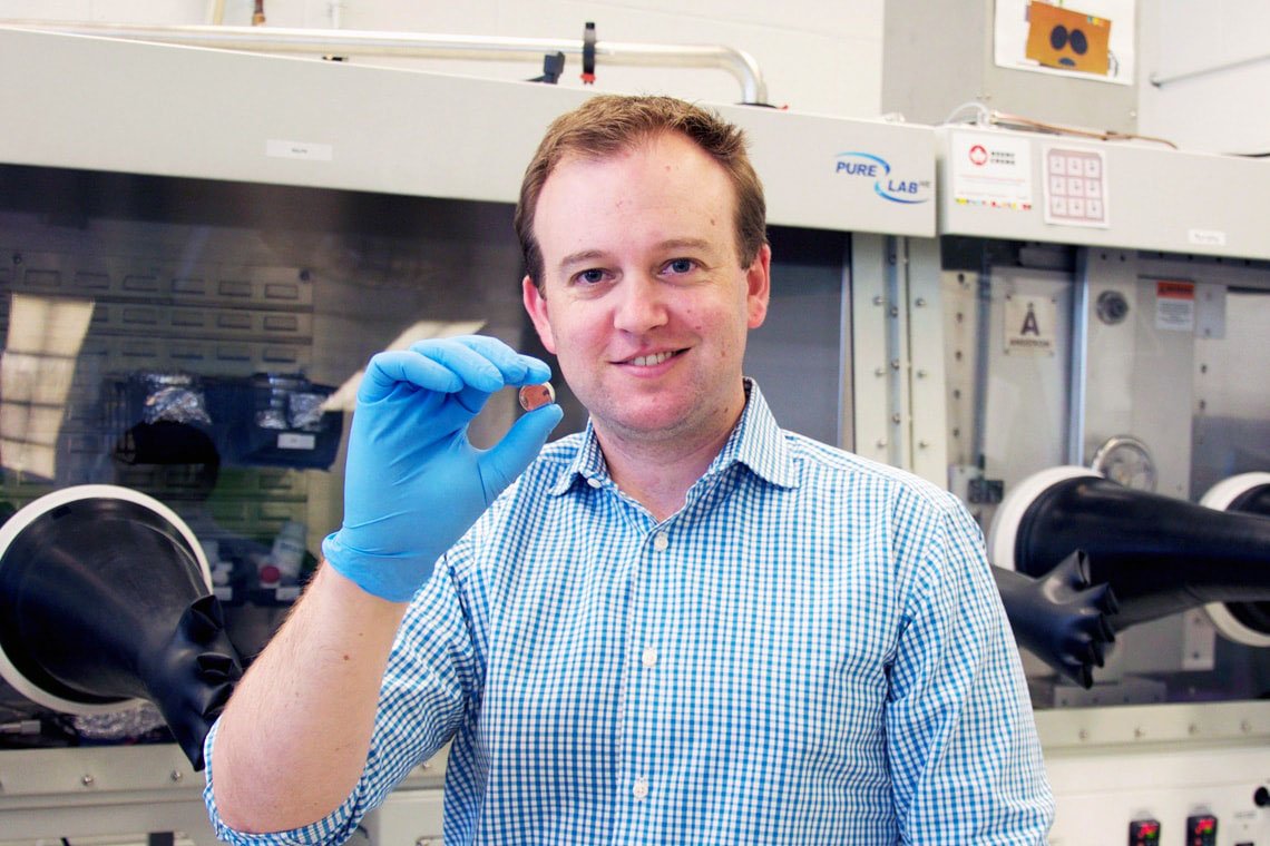 SeferosGroup's tweet photo. Dwight receives the @UofT McLean Award for his work towards eco-friendly batteries. Congrats Dwight! https://t.co/KQjhVY21em @chemuoft @PliantPower https://t.co/gBdTm5Xkit