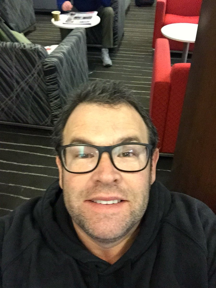 GusWorland's tweet photo. Off to Cairns for @Gotcha4life fundraiser with @HarveyNormanAU - cannot wait to present with @harkin_tom this afternoon and Freo @emma_freedman tomorrow night at the charity ball! https://t.co/CLYGrF9maN