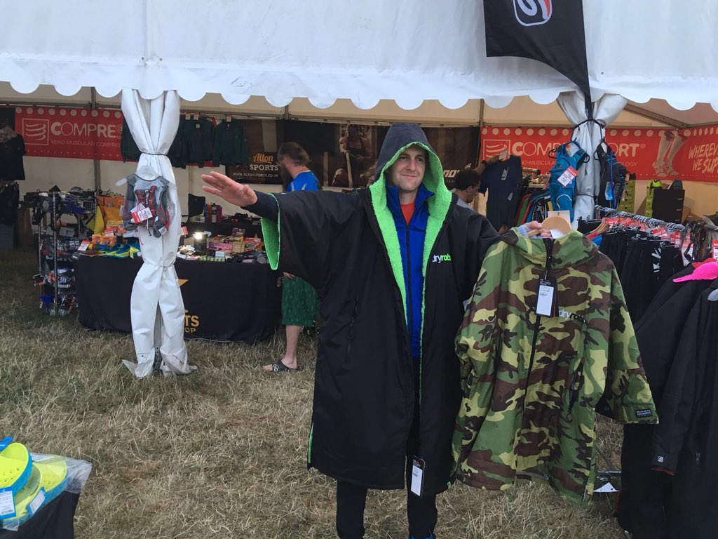 AltonSportsUK's tweet photo. .@dryrobe selling out at #thunderrun - don’t miss out! #thunderrun2018 https://t.co/pqZjwxQcRp