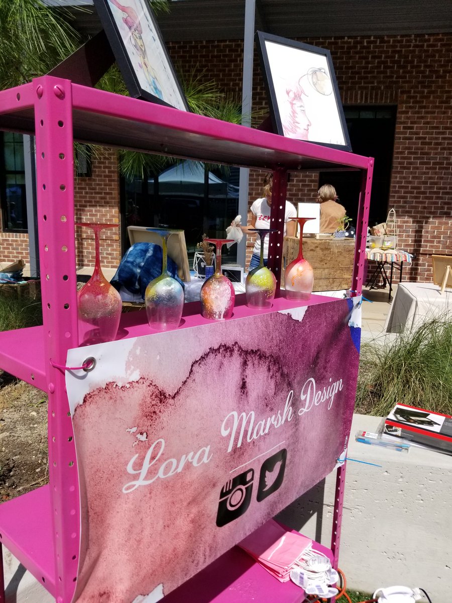 PixieStrmDesign's tweet photo. All set up at Charleston Night Bazzar at @WorkshopCHS
#illustration #artdaily #art #drawing #sketch #artist #loramarshdesign #chs #CharlestonSC #chucktown #lowcountry #SummervilleSC #emergingartist #artisian #chsnightbazaar #charlestonmarket #shoplocal #handmade #etsy https://t.co/AEknIvylZX