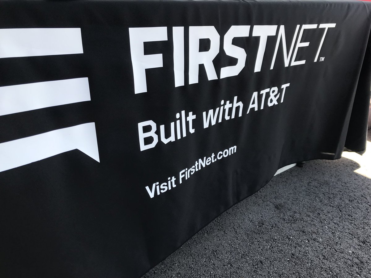 Awaggs22's tweet photo. Thanks to our local @Starbucks in #StRoberts for donating refreshers for First Responders! Also, I might take a new career driving around this fire truck! #MidStatesProud #FirstNet https://t.co/SkY7kaJvWQ