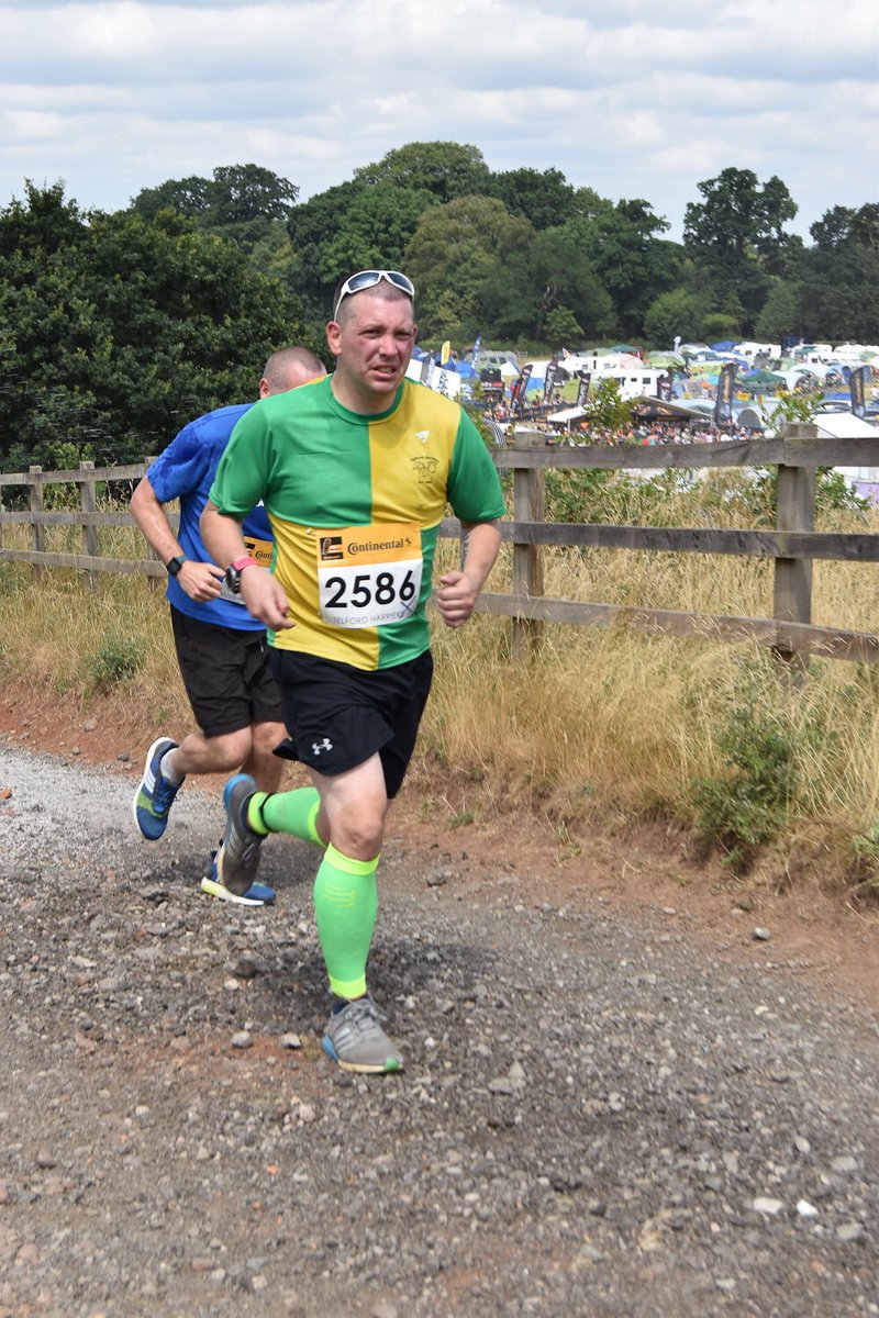 telfordharriers's tweet photo. Our two teams are running brilliantly at today’s #thunderrun2018 today, a few images of our runners killing the 10k trail #thegreenandgold https://t.co/ah33sk7DUm