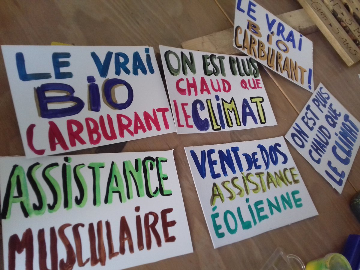 Amis_Terre_Dk's tweet photo. Pour nos vélorutions, notre carburant est notre dynamisme et notre détermination pour le #TourAlternatiba !! On n'a pas besoin d'essence !! #CTonTour
#grandesynthe #dunkerque #bergues https://t.co/n7UluRDacl
