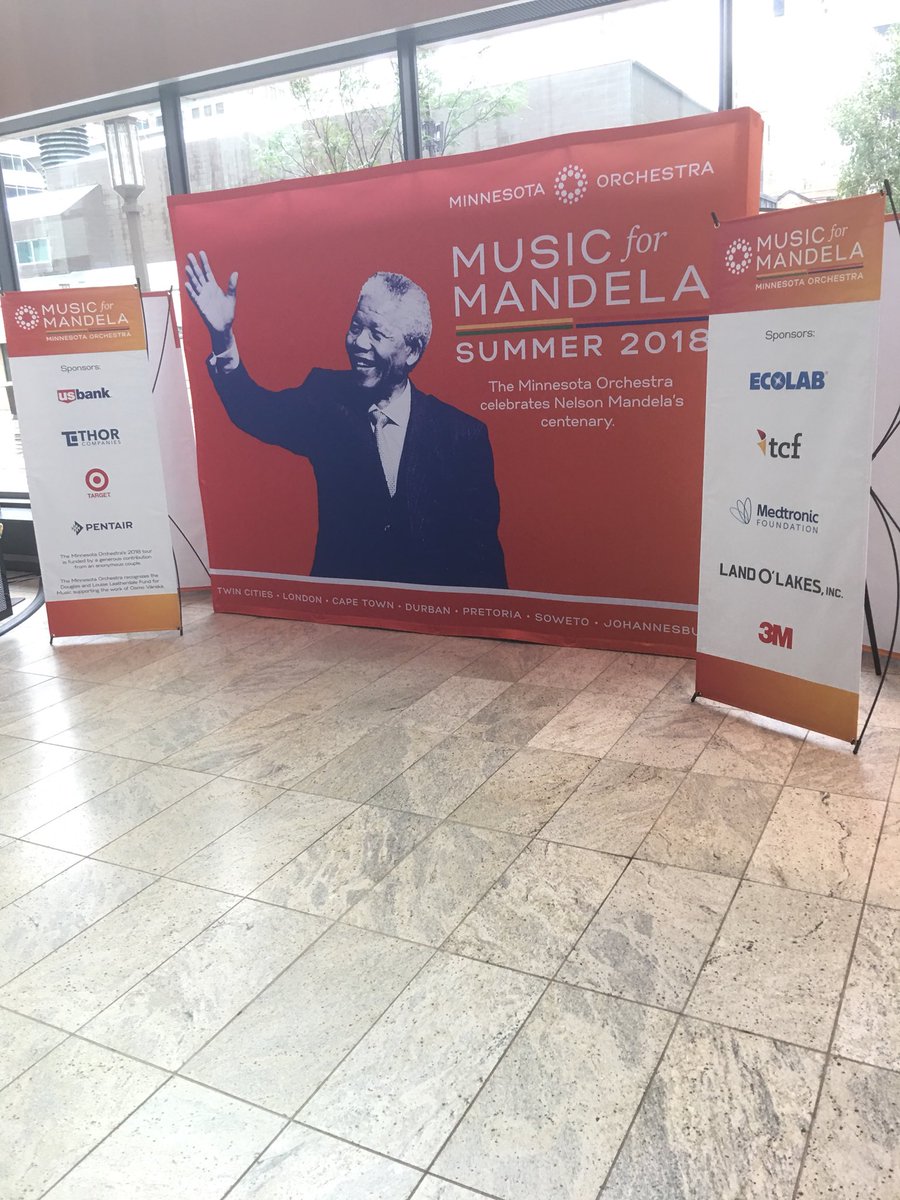 AndyMac23's tweet photo. Was especially meaningful after learning from my grandma that my ancestors from #England were very close to immigrating to #southafrica. I very well could have been a member of the #bornfreegeneration. #SouthAfrica #mandela #rainbownation #forgivenessandreconciliation #TwinCities https://t.co/jRnsUzCw1L