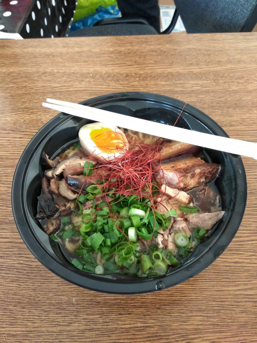 Jabuszko86's tweet photo. Pyszny ramen od #herada na konwencie @AnimatsuriPL w Warszawie https://t.co/LaK61XilVB