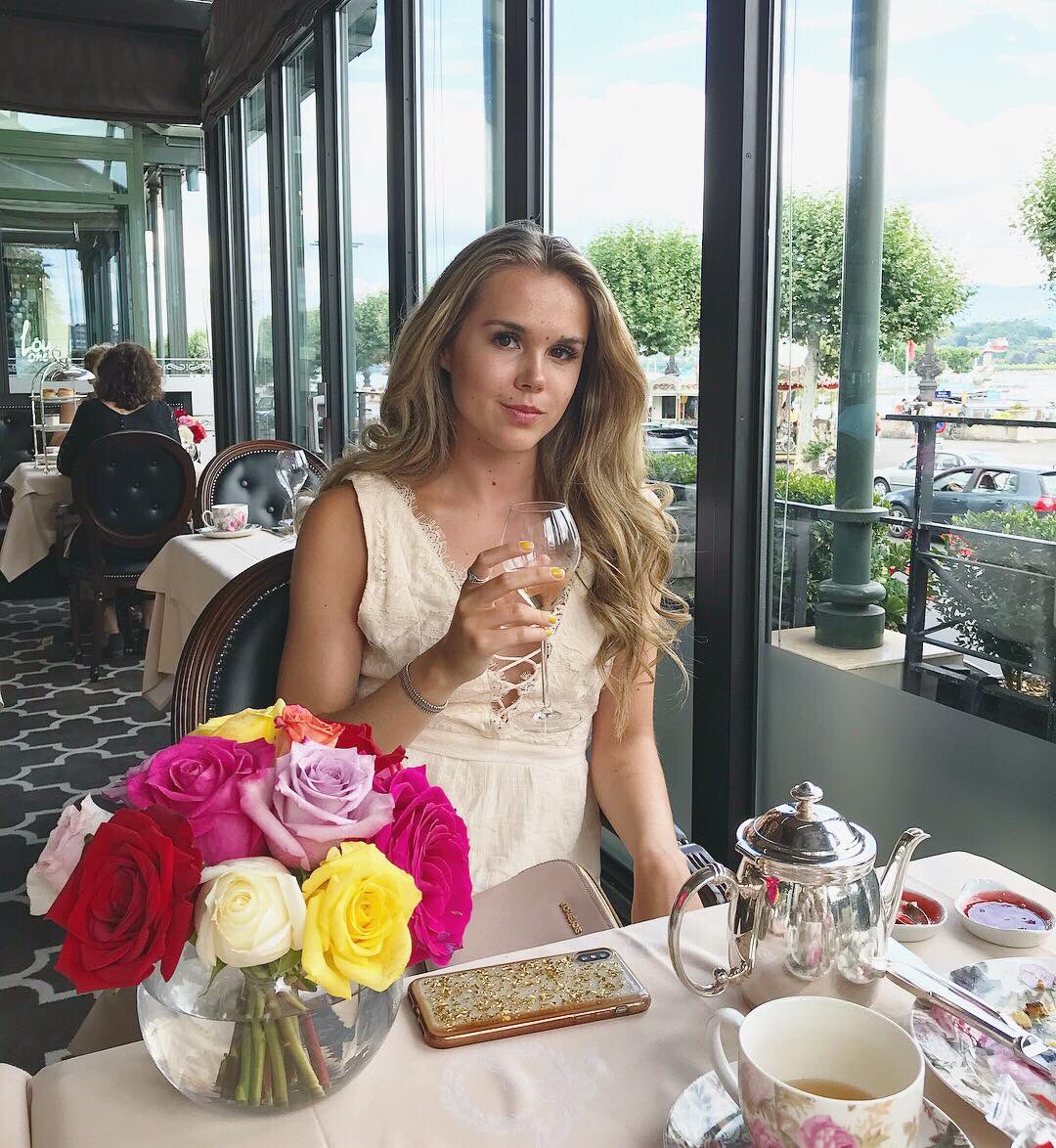 Early birthday celebrations with the parents and sister 🥂❤️ #hoteldangleterre #genève