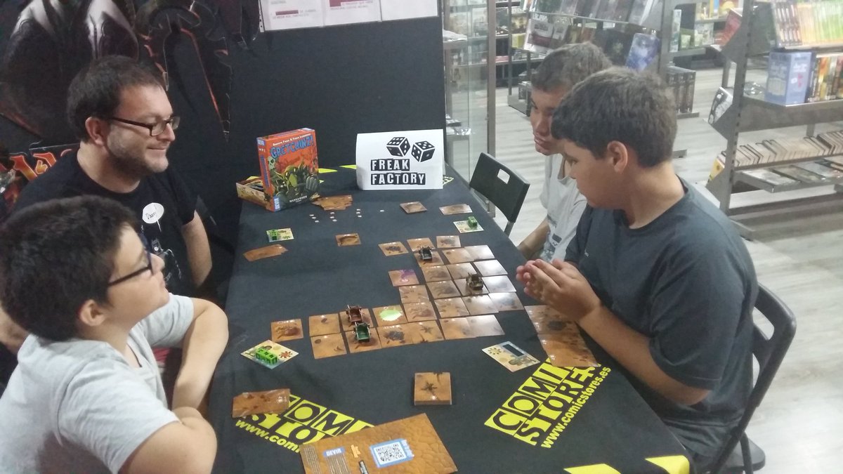 CluFreakFactory's tweet photo. Demostración de Gretchinz! de Devir hoy en Cómic Stores Fuengirola. Habían Gretchinz! de todas las edades 😂

@CluFreakFactory 
@DevirIberia
@comicstores 
#juegosdemesa 
#ClubFreakFactory https://t.co/1uSAR52sal