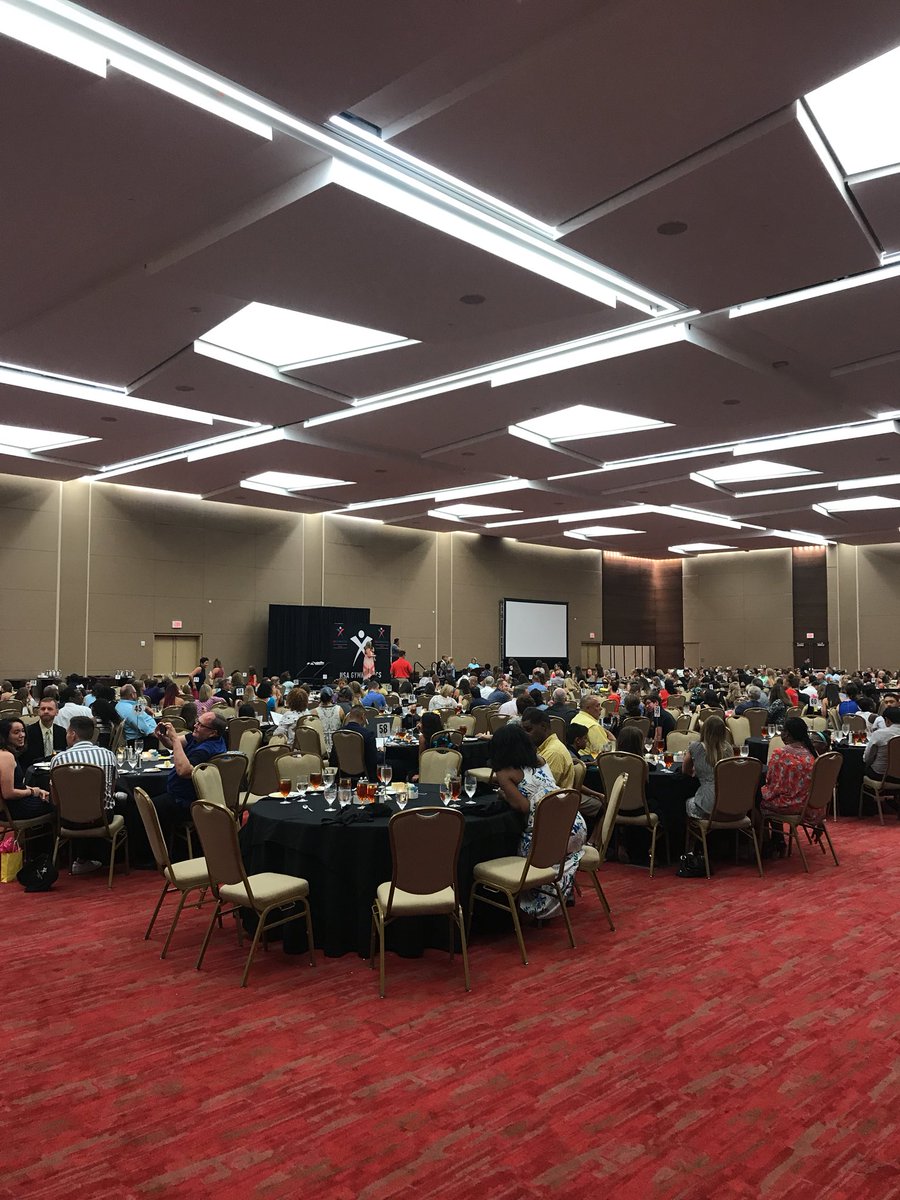 TXUSAG's tweet photo. This is banquet number one. #txusag #gymnastics #gymnast https://t.co/eMaLQytlwl