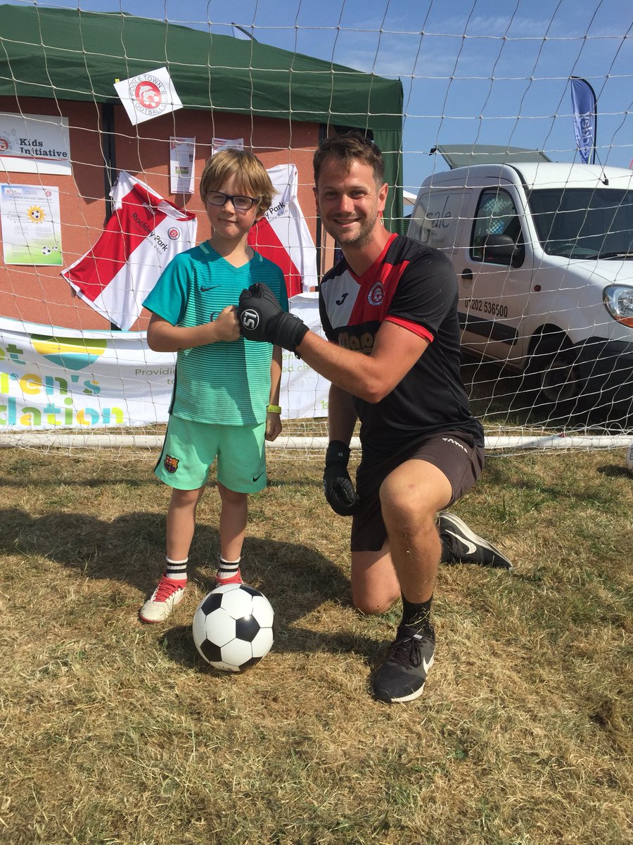 NickHutchings1's tweet photo. Great day doing “beat the goalie” at @SortedinDorset1 for @PooleTownFC and @The_DCF https://t.co/h67u6NPOMe