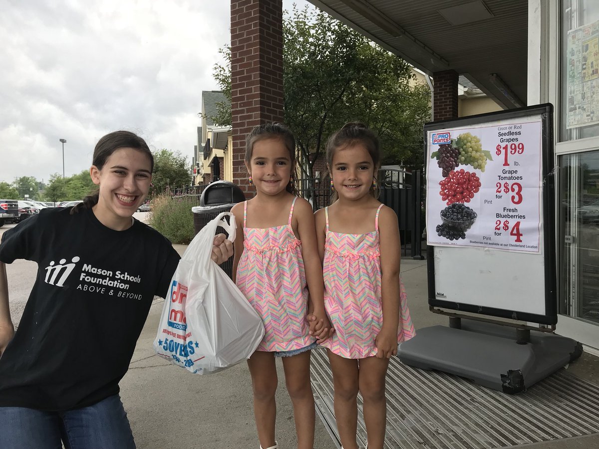 traceylcarson's tweet photo. Thank you @discountdrugmart &amp; so many @MasonSchools community members for your generosity during @MSFabovebeyond #StufftheBus today! https://t.co/pGqxJ0ZoYV