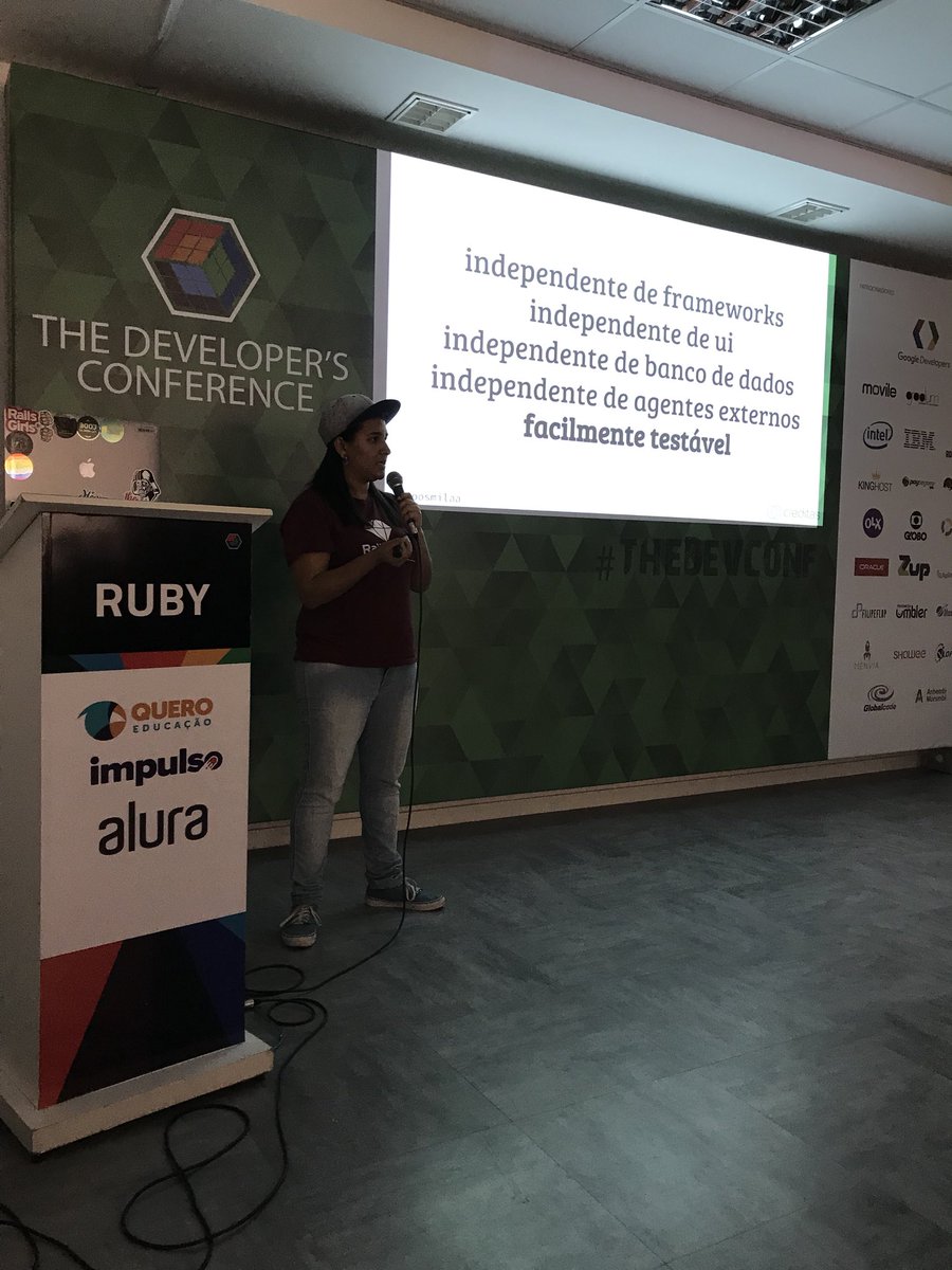 patyziita_'s tweet image. @camposmilaa mandando ver sobre arquitetura hexagonal, palestra de conteúdo muito foda!! #tdcruby2018 #TheDevConf