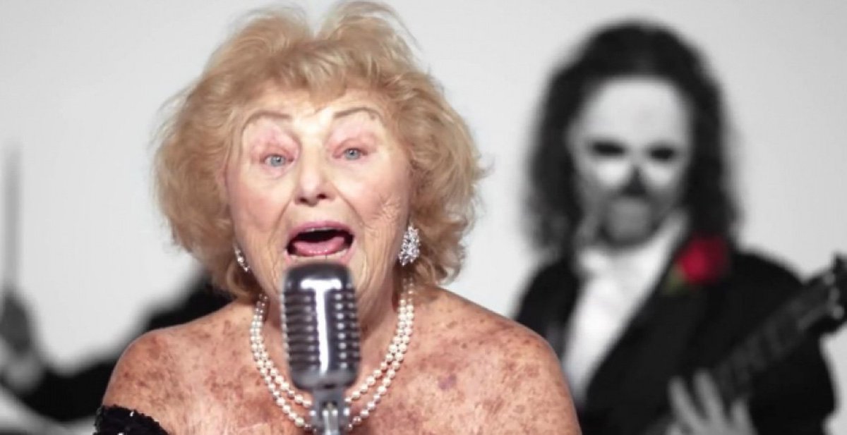 Soy 502 No Twitter Impresionante Abuelita Metalera Sobrevivio Al Holocausto Y Ahora Canta Rock Esta Abuelita Que Bebe Te Y Escribe Poesia Canta Canciones De Rock Pesado Dice No Es Una Cantante Soy 502 No Twitter Impresionante Abuelita Metalera Sobrevivio Al Holocausto Y Ahora Canta Rock Esta Abuelita Que Bebe Te Y Escribe Poesia Canta Canciones De Rock Pesado Dice No Es Una Cantante