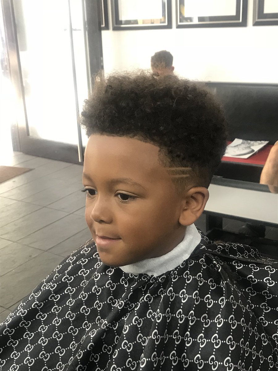 hayl05's tweet photo. @JesseLingard hair cut 👍🏼😀 https://t.co/trExf2ghxl