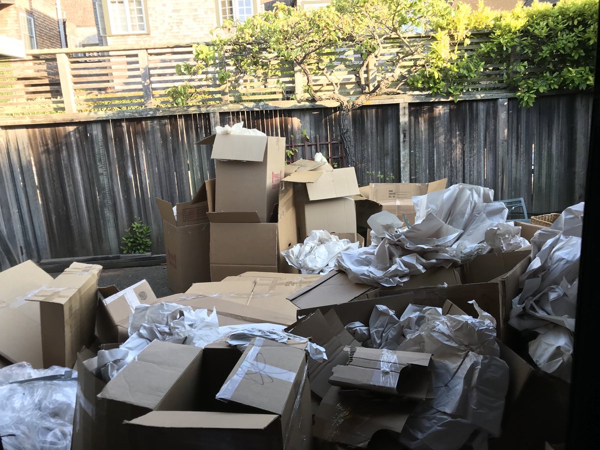 lazyjackpress's tweet photo. Mama's been busy! #almostdone #moving #tiburon #sf #newhome #eNwBeginnings #BoxesForDays #weekend #IveEarnedAMartini #cheers https://t.co/Z8StKKntec