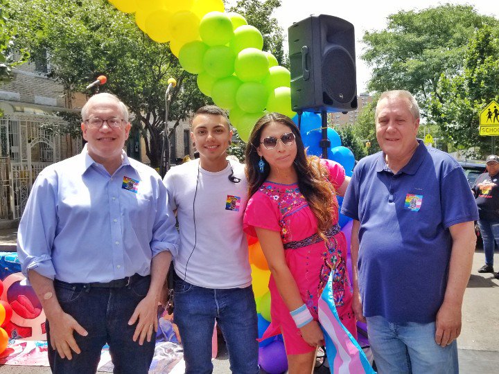 Dromm25's tweet photo. Happy to march in @MaketheRoadNY #BushwickPride with @NYCComptroller @RLEspinal @DavilaAssembly @GuerreroTabares @bianeydlao @IvanLS24 and many other colleagues & friends! https://t.co/eJxmr6hDjh