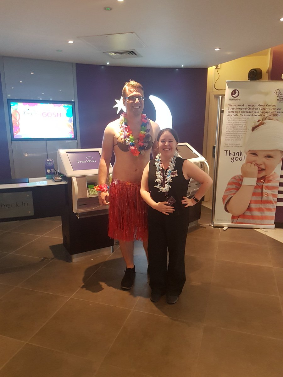 Making sure our Guests are HappyHappyHappy! #SummerofService <a href="/JoannaKerriSmit/">Joanna Smith</a> <a href="/shr1mps66/">Daniel Jones</a> <a href="/BeckyBoo4590/">Rebecca Hughes</a> <a href="/SDEBDD/">simon ewins</a> <a href="/Minafattahi/">Mina Fattahi</a>