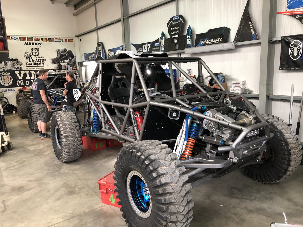 offroadterror's tweet photo. Went to see rob butler at offroadarmoury #axel68 #offroadterror #offroadarmoury #kingshocks #maxxis #tireballs #raceline #pciraceradios #gigglepinwiches #maximumtransmitions #advanceadapters #howesteering #cbmengines #jimmys4x4 #ultra4 #ultra4europe #stealit #samantha https://t.co/ShuOFwHeIc