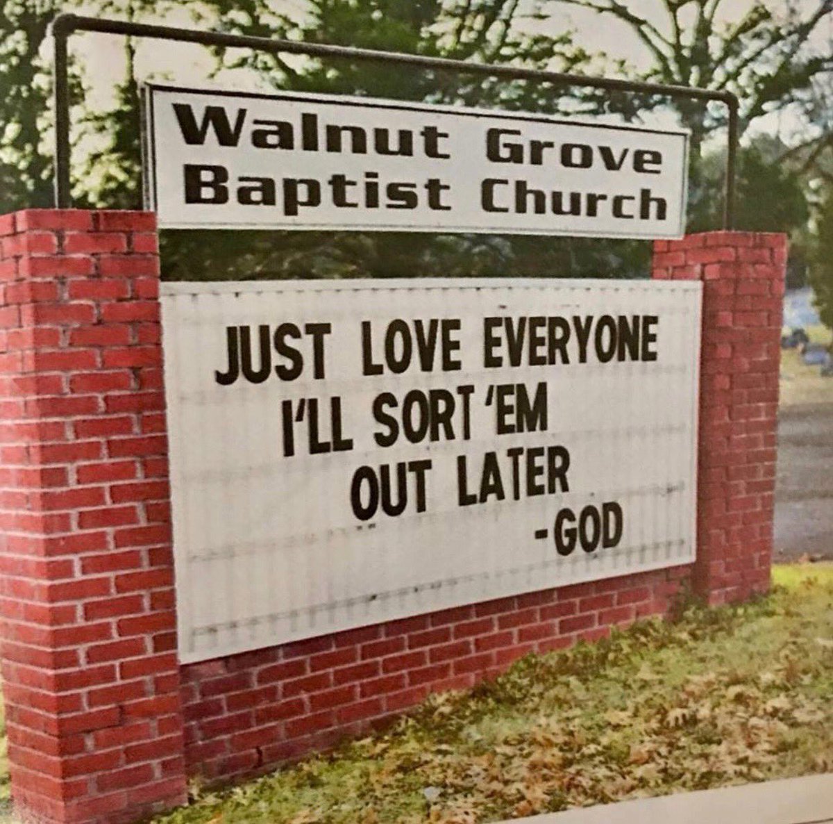I have always loved reading church signs, this one is awesome!!! Not to mention good advice!! 😁