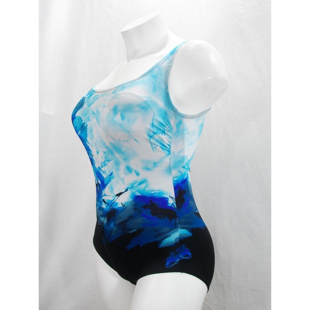 IntimatesUncove's tweet photo. Summer isn't over! Longitude swimwear has built-in firming shapewear for all day comfort. The prints and cuts are so flattering, too! » https://t.co/pVYT7fgGOO https://t.co/kKgpXxxuzp