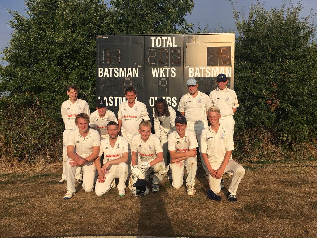 longwhattoncc's tweet image. Finally got round to a team photo! Attempting to be professional, still failing...