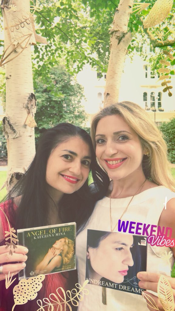 LolaGanzarolli's tweet photo. @KaterinaMina1 ☝🏻🇬🇧😍👏🏻 #beautiful #AngelofFire #KaterinaMina #UndreamtDreams #LolaG #musicalbum #music #songs #happy #awesome #voice #today #London
Sign-up now @ 🔗https://t.co/jPRREatMPR to receive news & get a FREE download of one of my own songs! 🙏🏻🎶📀🎤👍🏻👍🏻😍❤ https://t.co/Xm2CJpLbSp