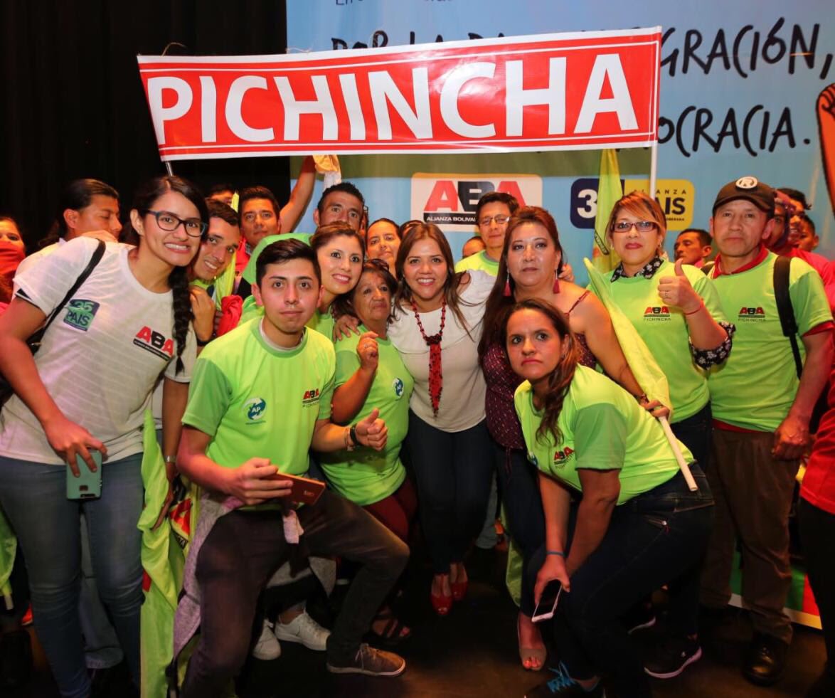 marialevicuna's tweet photo. Acompañando siempre a las iniciativas de una juventud que cree en la política decente y que está convencida de tomar la posta para seguir avanzando en la construcción de un país distinto. ¡Todos juntos por la paz, la integración, la libertad y la democracia! https://t.co/LWF1SFaUb5