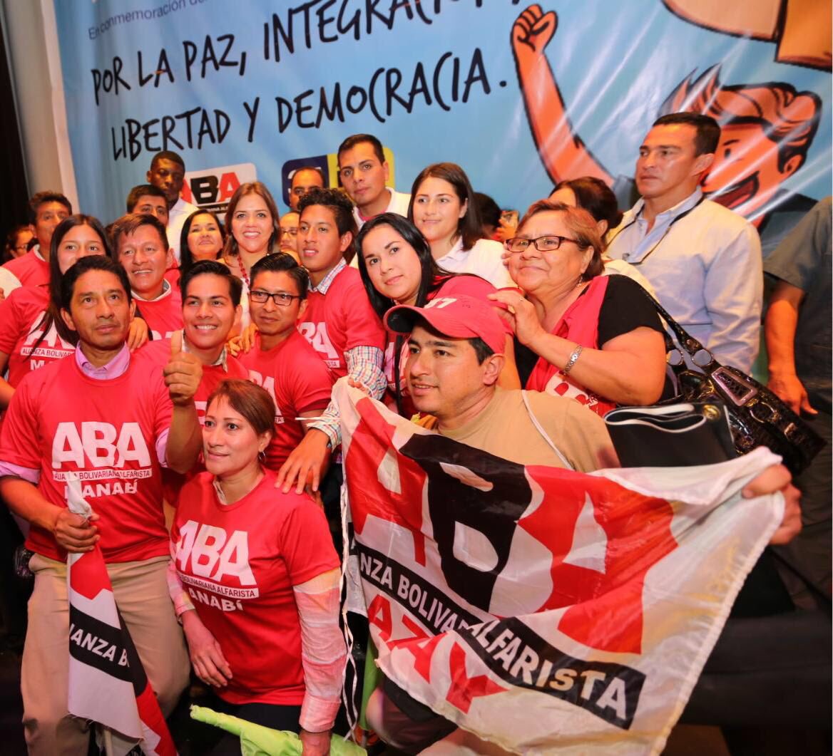 marialevicuna's tweet photo. Acompañando siempre a las iniciativas de una juventud que cree en la política decente y que está convencida de tomar la posta para seguir avanzando en la construcción de un país distinto. ¡Todos juntos por la paz, la integración, la libertad y la democracia! https://t.co/LWF1SFaUb5