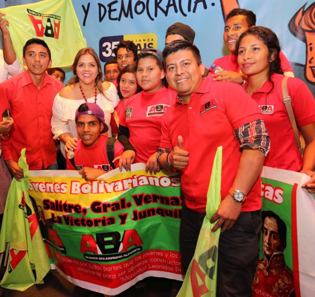 marialevicuna's tweet photo. Acompañando siempre a las iniciativas de una juventud que cree en la política decente y que está convencida de tomar la posta para seguir avanzando en la construcción de un país distinto. ¡Todos juntos por la paz, la integración, la libertad y la democracia! https://t.co/LWF1SFaUb5