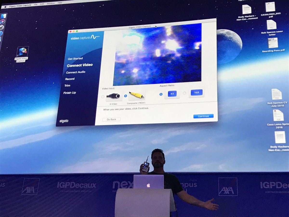 astrastefania's tweet photo. L’altra notte a chiacchierare della mia esperienza di miglioramento visivo e oggi a sentire parlare Rob #eyeborg Spence @campuspartyIT! #eyesight #eye #CPIT2 https://t.co/TrotlKCpxq