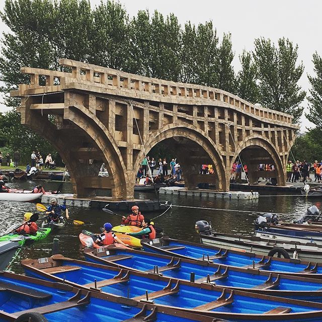 DannyHarrington's tweet photo. The bridge has taken to the water. #ThePeopleBuild #giaf2018 #giaf #giaf18 https://t.co/eJpL1uzKm4 https://t.co/BxBhJSdVqz