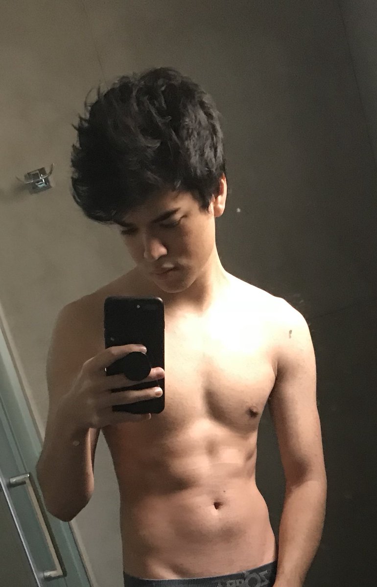 morimura's tweet photo. ihuuulll, Vou postando a evolução aqui procês! Pq sempre fui curioso pra ver como as outras pessoas evoluem na academia 🤣

0 meses -> 3,5 meses https://t.co/Nn0t9efobR