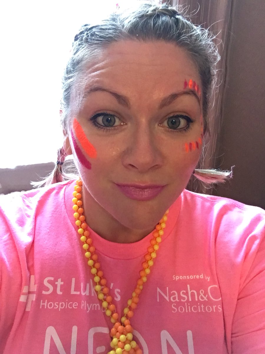 FunnySuzyB's tweet photo. Ready as we’ll ever be! #neonishere #midnightwalk #neonmidnightwalk https://t.co/ztdPsXULHz
