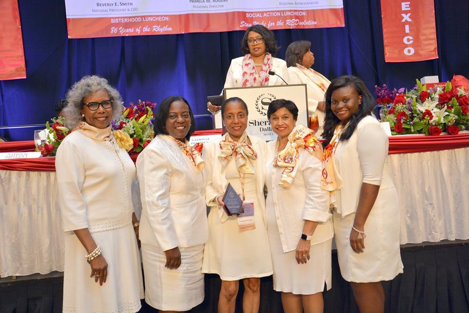 Sisterhood on display! Southwest Regional Director Pamela Rogers and National President Beverly E. Smith received a rousing reception at the Sisterhood Luncheon before individuals and chapters began receiving awards. #DST1913 #BlazingSouthwest #2018SWRC #DSTinBigD